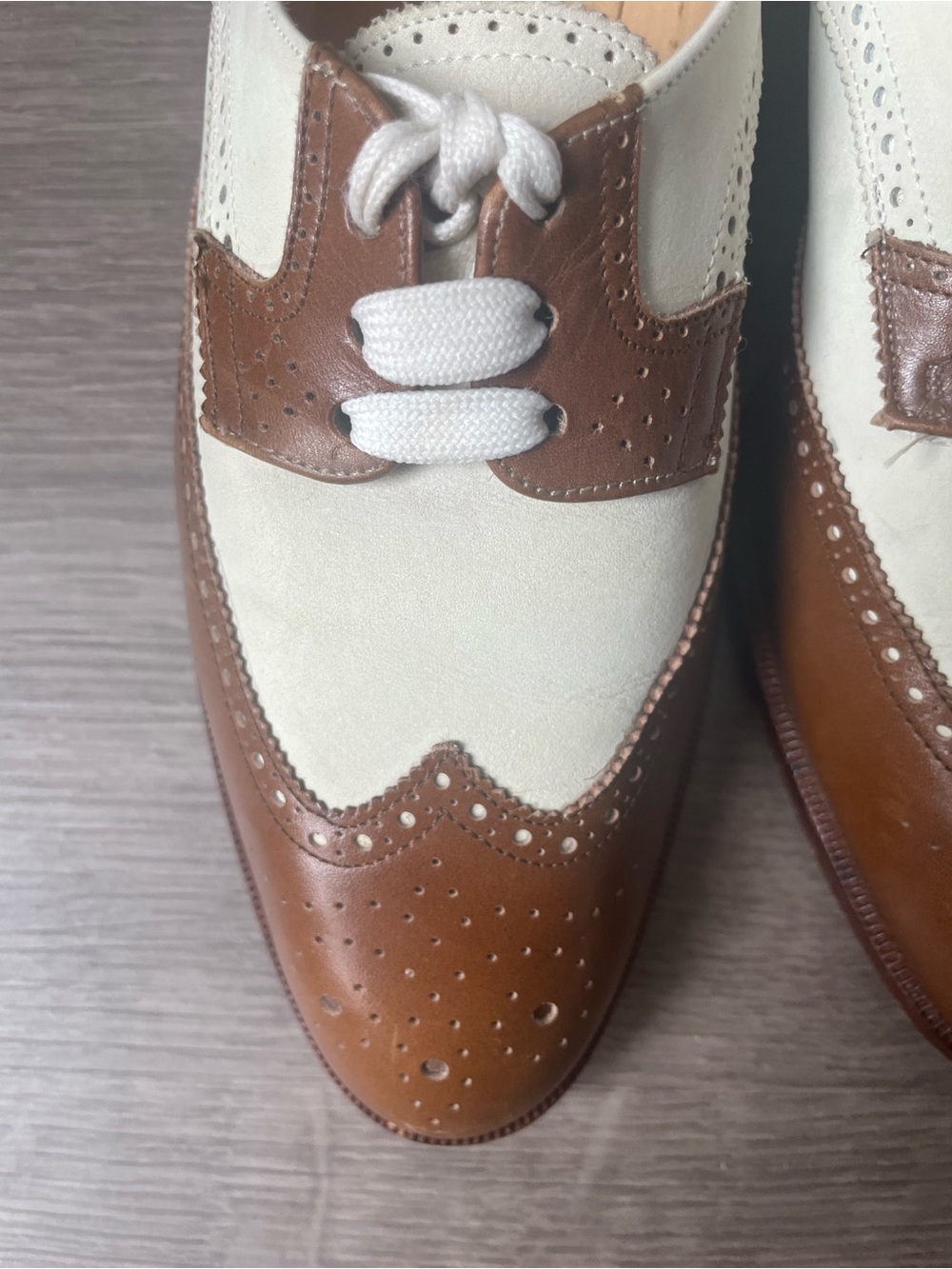 Vintage Ralph Lauren Two-Tone Brown and Cream Wingtip Oxfords 6.5 Shoes - Picture 5 of 16